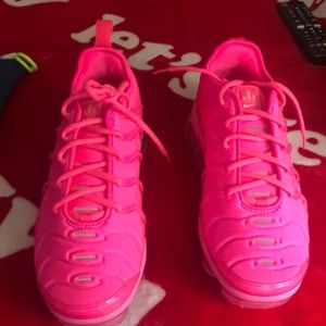 Women Nike VM Air size 9 1/2 new never worn.